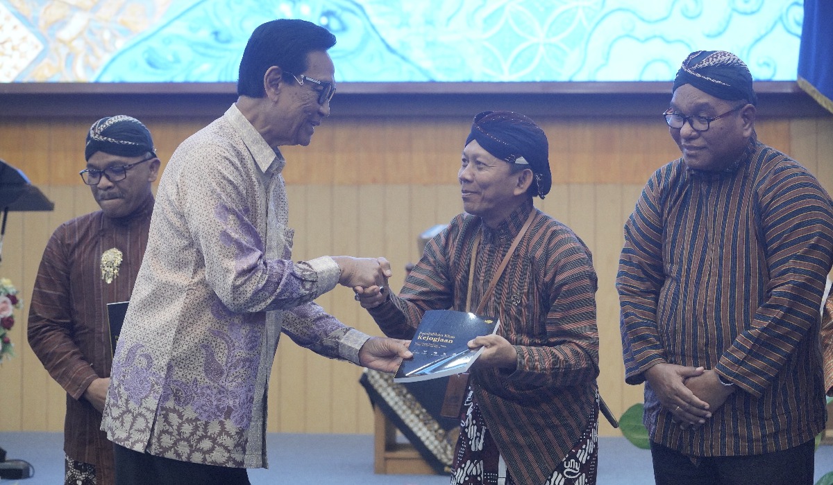 Sri Sultan PKJ 02.jpg