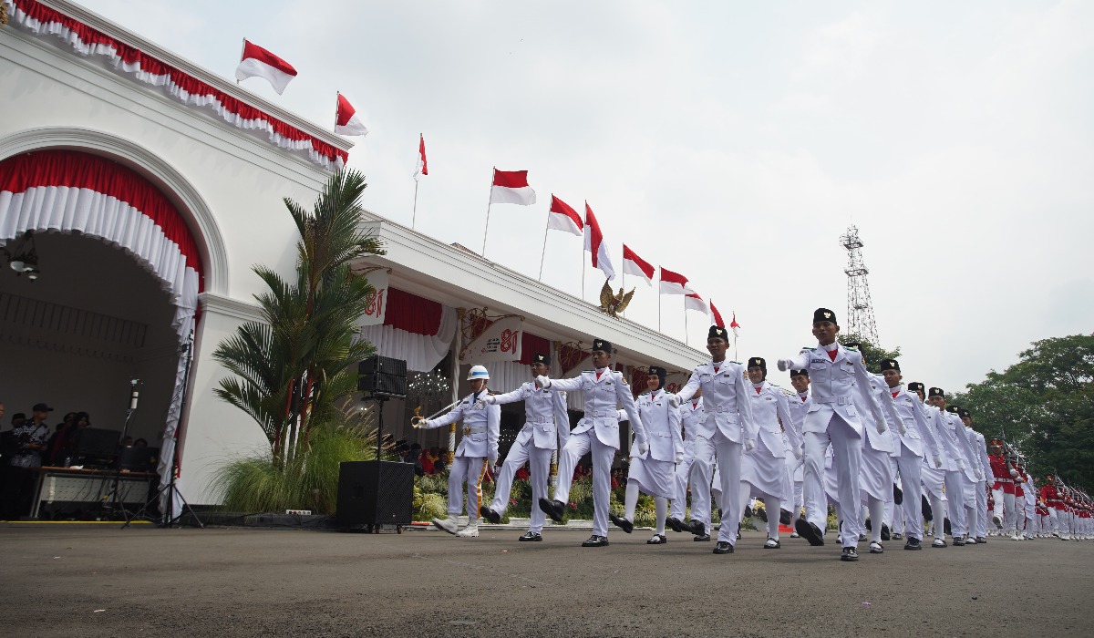 Upaca Bendera Gedung Agung 01.jpg